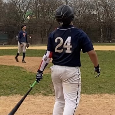 AlexZoom24's profile picture. 