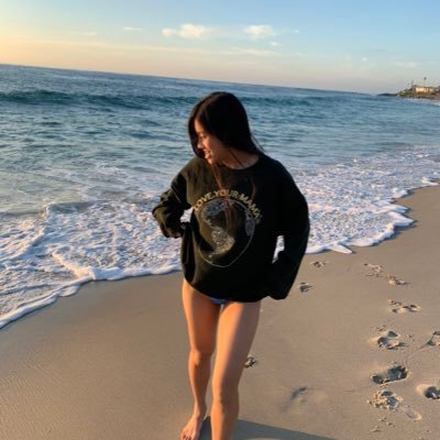 Erika_Newin's profile picture. ucr biochem alum | adpi sista | libra | dog mama | earth lover | md to be | she/her