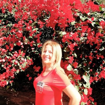 profEdna's profile picture. Viver cada dia como se fosse o último...Eu só levo a certeza de que muito pouco eu sei..e nada sei.....
email:luz2004_9_7@hotmail.com