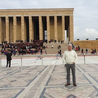 Yatırım danışmanı değilim.Borsayı öğrenmeye çalışıyorum.Gördüğüm, faydalı olacağını düşündüğümü paylaşırım.Burada yer alan bilgiler yatırım tavsiyesi değildir.