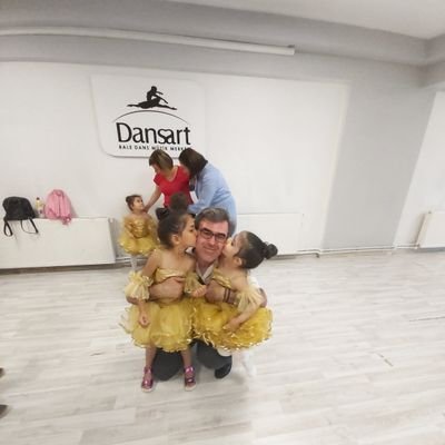 mehmetpusat's profile picture. Eğer sevgi üretmiyorsa yüreğiniz, başarılı bir üretici değilsiniz demektir..