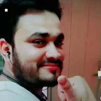 AgniswarBanerje's profile picture. The king of my kingdom🤴