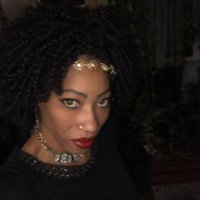 Author Stephanie Burke, She Who Illuminates... (@flashycat) 's Twitter Profile