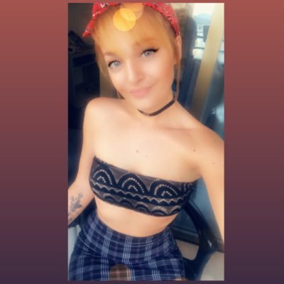 imawitchbitchh's profile picture. ✊🏻✊🏼✊🏽✊🏾✊🏿 🌈♥️☮️