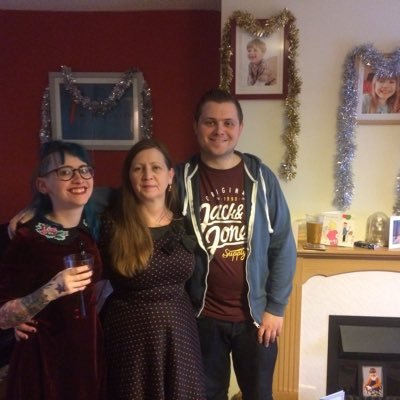 OU student & Med Recs Admin. Now proud owner of a BA (Hons) in History. Popmaster contestant on Champions League 2019! Brought up on Bob Dylan & common sense.