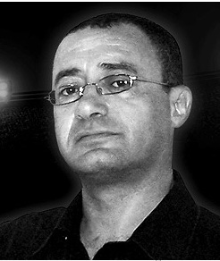 رائد الأدب الرقمي في الثقافة العربية ومؤسس اتحاد كتاب الانترنت العرب ورئيسه الحالي، مدير تحرير ميدل ايست اونلاين ومدير تحرير شبكة إرم الإخبارية سابقا