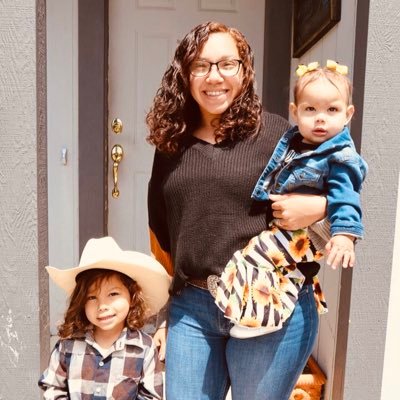 SAHM to ✌🏽• Wife 💍 • NV🇺🇸 • Surviving off of Coffee, Sugar, and Creamer☕️ • Real mom, blogging about real mom stuff! 💻👇🏽
