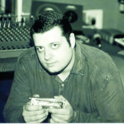 Harmonicista desde 1992, paulista, gravou e tocou com inúmeros músicos em todo território nacional, com especialidade no jazz, bossa e chorinho.