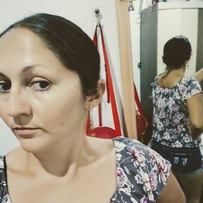 AparecidaXavie9's profile picture. Ela é de um riso fácil e de uma fé inabalável 🙇😘