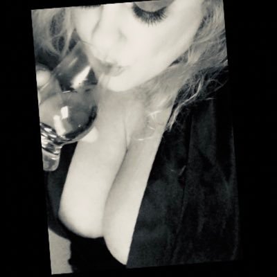 Sports/Bourbon, expert in Nash traffic, not responding to your DM unless you tip https://t.co/2kS5g9TX4v