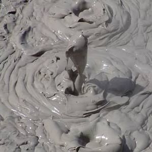 kinoko_messy's profile picture. 低浮上フェチ用垢。女性のメッシー好きな鑑賞派。 特に泥,ペイント,クリーム,金粉,銀粉好き、たまにスク水も。