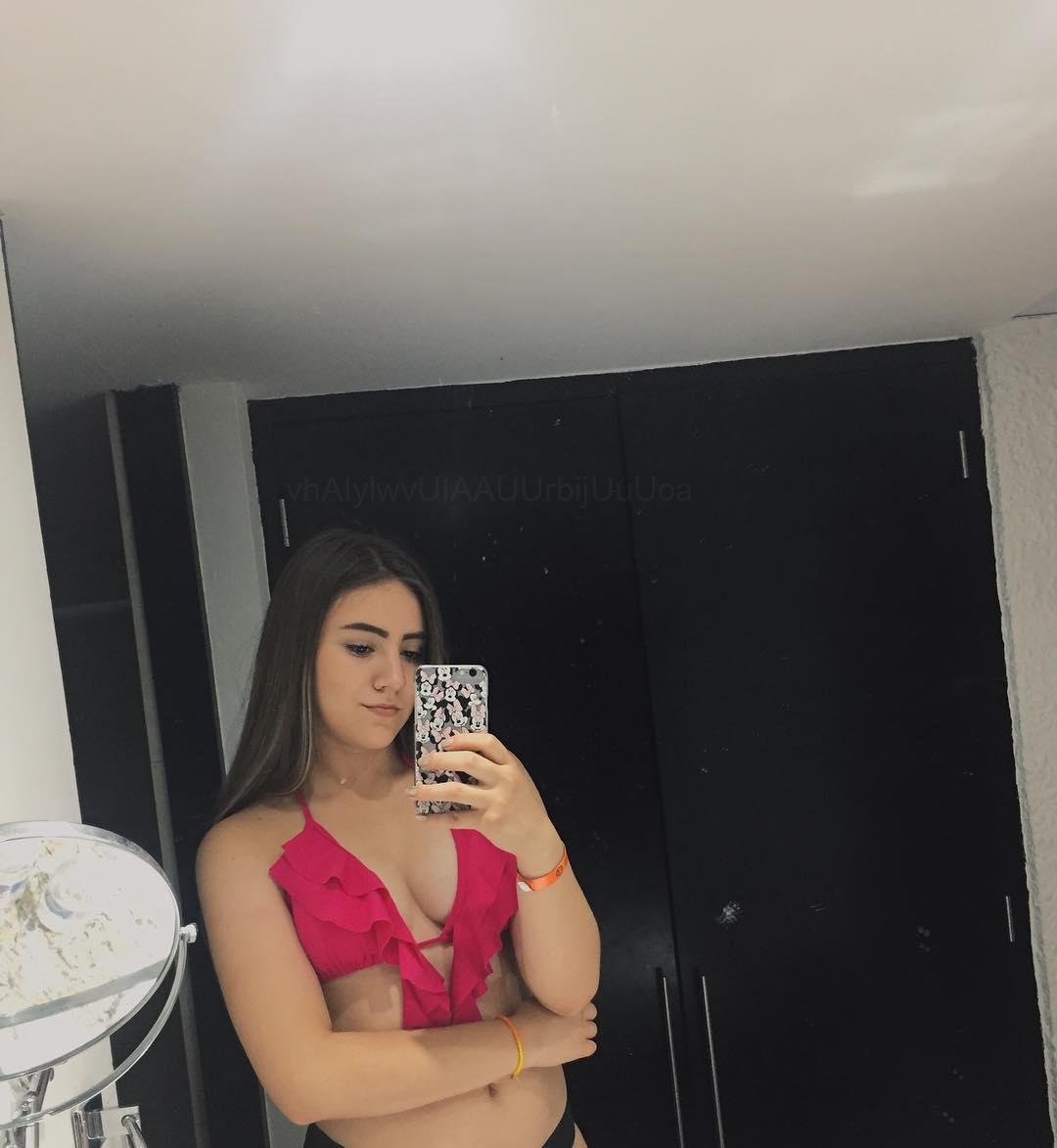 Juliette_50830's profile picture. Jollie fille et célibataire, je voudrais me faire de nouveaux amis, alors suivez-moi et je vous enverrai mes photos ...
 💘😜😍