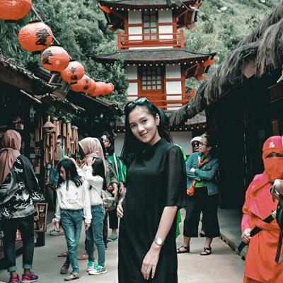 ig: felenskynb