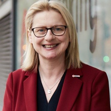 Chief Executive @CarersUK. Member of #NHSAssembly, adopted Londoner, dog lover, @PetsAsTherapyUK volunteer, Liverpool fan.