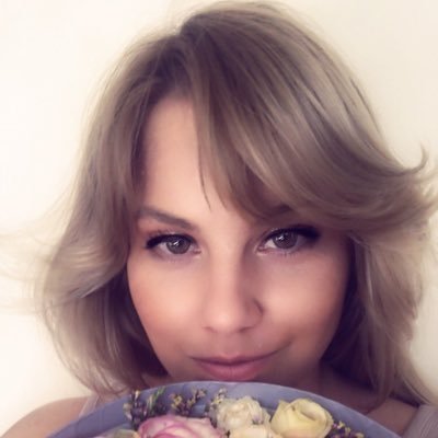 Real Estate Advisor / Jetsetter / Horse lover / Foodie