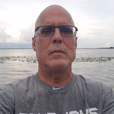 Columbus HS graduate and St. Thomas U.Alumnus, father, husband and Sports fan. If they keep the score I watch or play it. Particularly loyal to Florida sports.