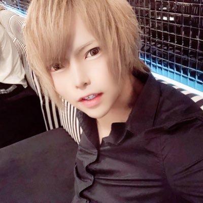 ziw_pa's profile picture. 怪しい高い壺売って生活してます アカウント移動してます→@yasu___official