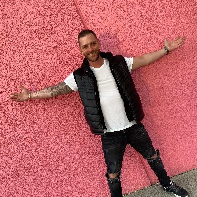 rexleoryan's profile picture. I’m a music producer from Vancouver, BC. I bring elements from Jazz, Hip-Hop, Jungle and EDM. Instagram - @rexleoryan