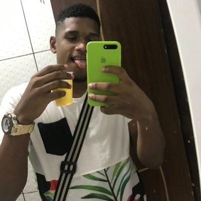 Eu tenho tanto pra falar, mas sem cerveja não sei dizer. 🥺🍺