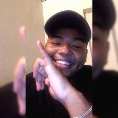 apenas seja; seja o que tiver que ser, seja o que você veio pra ser ✌🏽♥️