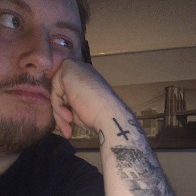 Twitch streamer. Live as often as I can be. Suggest me games to play!❤️ https://t.co/7P6vhiYi6t MY MAIN TWITTER: @aidanemmett123