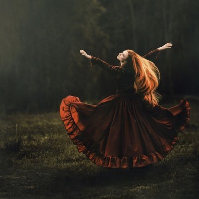 ularui's profile picture. fashion reading culture