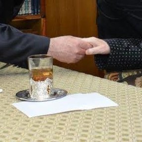 סקופים, עדכונים, חדשות וכל מה שקורה מעל שולחנם של גדולי ומנהיגי הדור