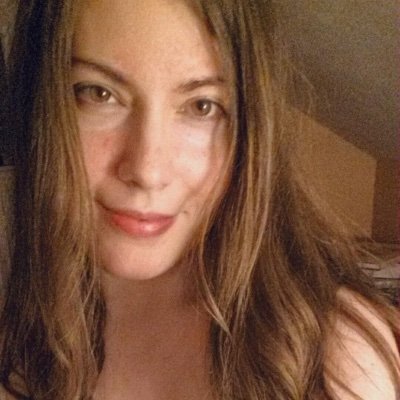 nicoleaube's profile picture. Living life 🌹 Credo…