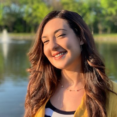 neurodivergent grad school student (kidlit) and graduate teaching assistant- she/her, opinions my own and stuff 🌈📚📝♐️