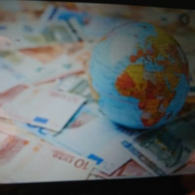 🔶小銭💰️FXトレーダーです😊
🔶2023年　デイトレ戦績⚔️
187勝72敗　72.2%でした✨
リラ円🇹🇷のスワップ運用もやってるよ😉