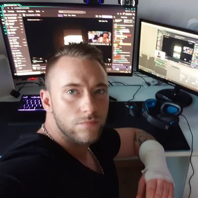 hi, bin der Andre.
26 Jahre alt.
komme aus Düsseldorf
Twitch:
https://t.co/LhVN23LxzC