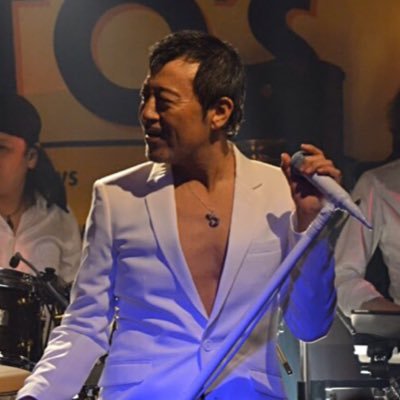 矢沢永吉さんのパフォーマンスをさせて頂いております‼️ 芸歴40年‼️ まだまだ走り続けます‼️ ★池袋カラオケBAR てんぱく (⭐️永ちゃんショータイム有り)〒東京都豊島区池袋2-47-12 第二絆ビル4階☎️03-5396-1089 Open PM 8：30定休…日曜日・祝日 #永ちゃんマン #YAZAWA