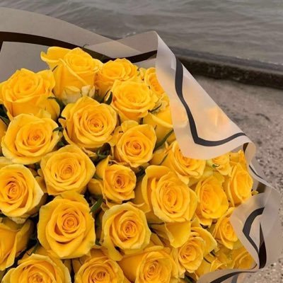 الأيام تعِيد نفسّها ولكُنها لا تعِيد مَا أخِذته منا..... وأنا أخذت (.) واكتفيت