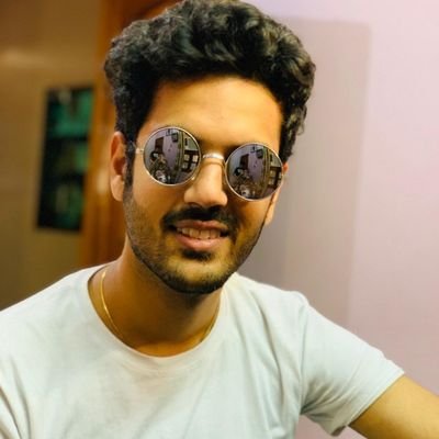 SiddhantKhuran8's profile picture. An opinionated person