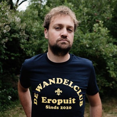 Muzikant. (@timknol) Twitterdagboek over gezonder leven. Volgt zetmeelarm en suikerarme leefstijl. Wandelt, fiets en rent graag.