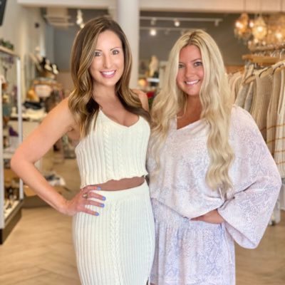 Besties @lindsey_llscene & @lilly_llscene 👯‍♀️ PR Gurus. Social Media Experts. Fashion & Lifestyle Bloggers.