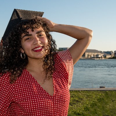 PhD student and invert enthusiast studying marine ecology in the @BurkepileLab at @eembucsb | M.S. from the @sillimanlab at @DukeU | BLM | she/her/hers 🏳️‍🌈🦀