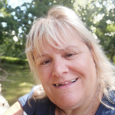 WhaleSharon's profile picture. 