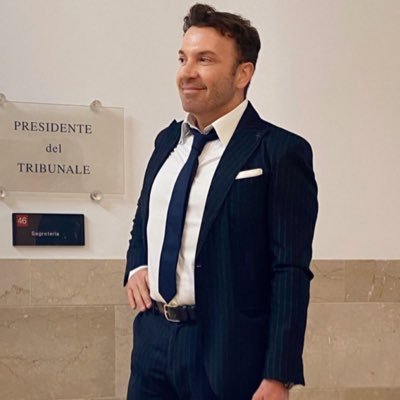 je suis un homme avec des principles et des valeurs, sympa, aimable......