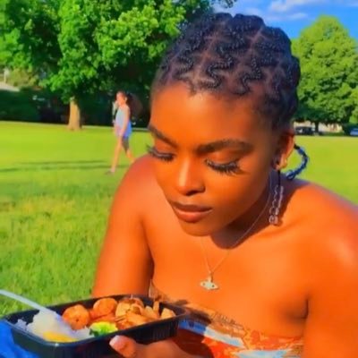 mumu4president's profile picture. 🇺🇬| God over everything|