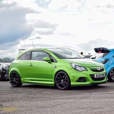 ThatGreenBurg's profile picture. l 🎂 24 l 🌍 Sunderland / Durham l 🚗 Vauxhall Corsa VXR Nurburgring Edition l
💚 Grasshopper Green I