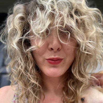 chelseyappel's profile picture. magician. keeper of secrets. not in a hurry.