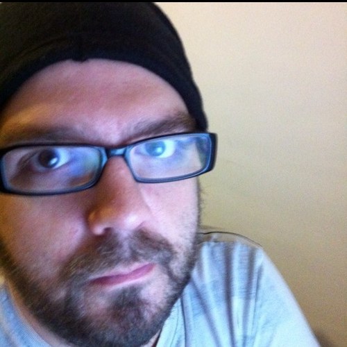 ImTakerosell's profile picture. Corto y pego, luego existo.