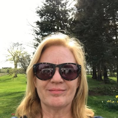 hilary87555505's profile picture. 