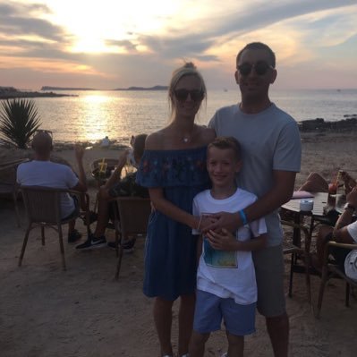 Dad of 2 , easy going , love all sports & Liverpool fc ⚽️❤️👧🏼👦🏼