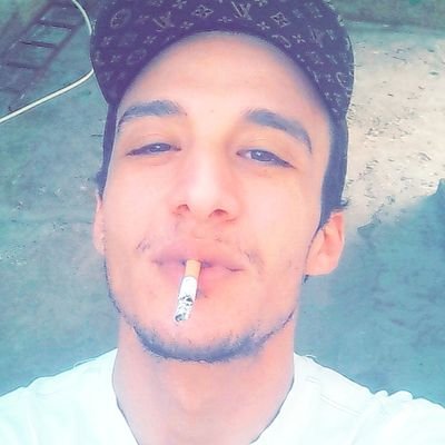 ChakerDbs's profile picture. bipolar disorder 💀