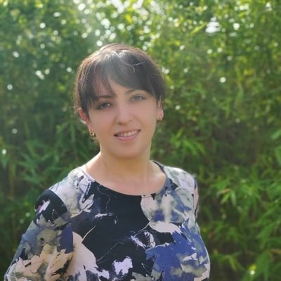 julia_halliday's profile picture. Just human.