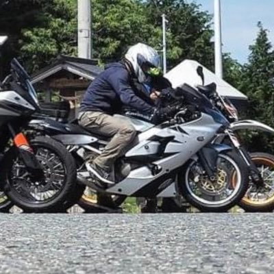 reijinmugongeki's profile picture. 2015年11月22日に行われたホワイトベース主催の四国ツーリングに黄色いジャケットでフル参加。元ZX-6R(zx600j)、BOLT乗りのDトラッカー125乗り！ 愛猫2匹