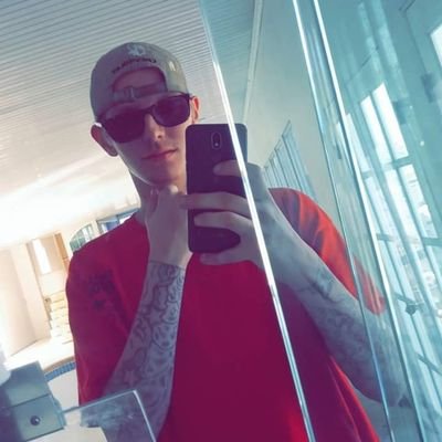 Sagittarius, single Pringle, TX born n raised. that's all you need to know 🤙⚡⚡