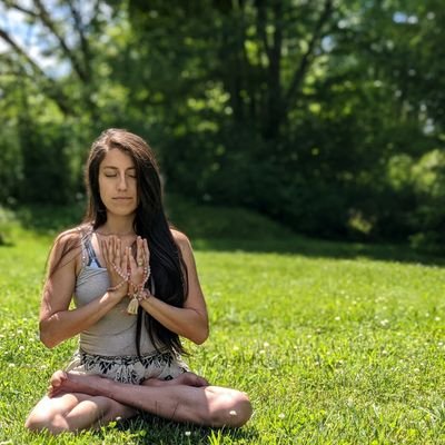 Jenni Guevara
Yoga&Meditation Teacher
Helping you find your Highest Self🖤
Mama|Wife|Forever Studentॐ
Living consciously every moment🧘🏽♀️